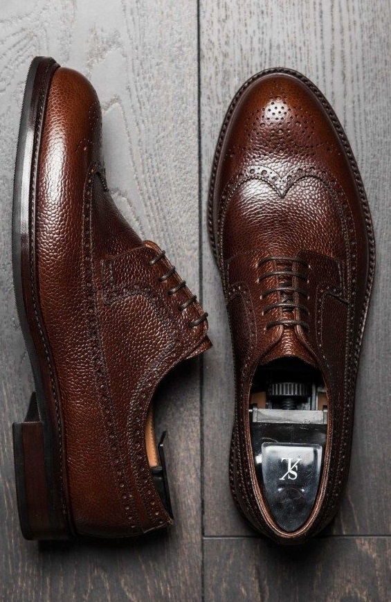 dark brown brogue leather shoes