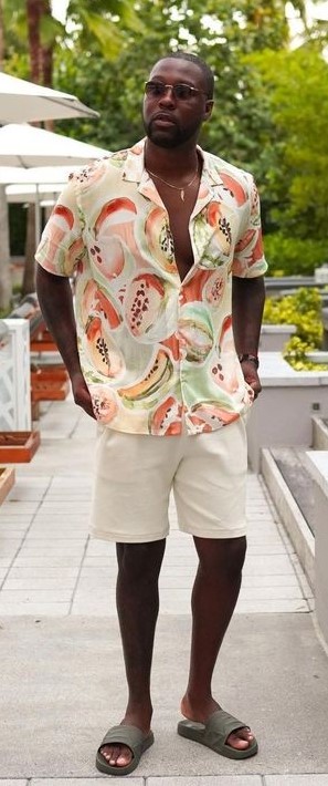 Hawaiian Shirt with short and Flip-Flops