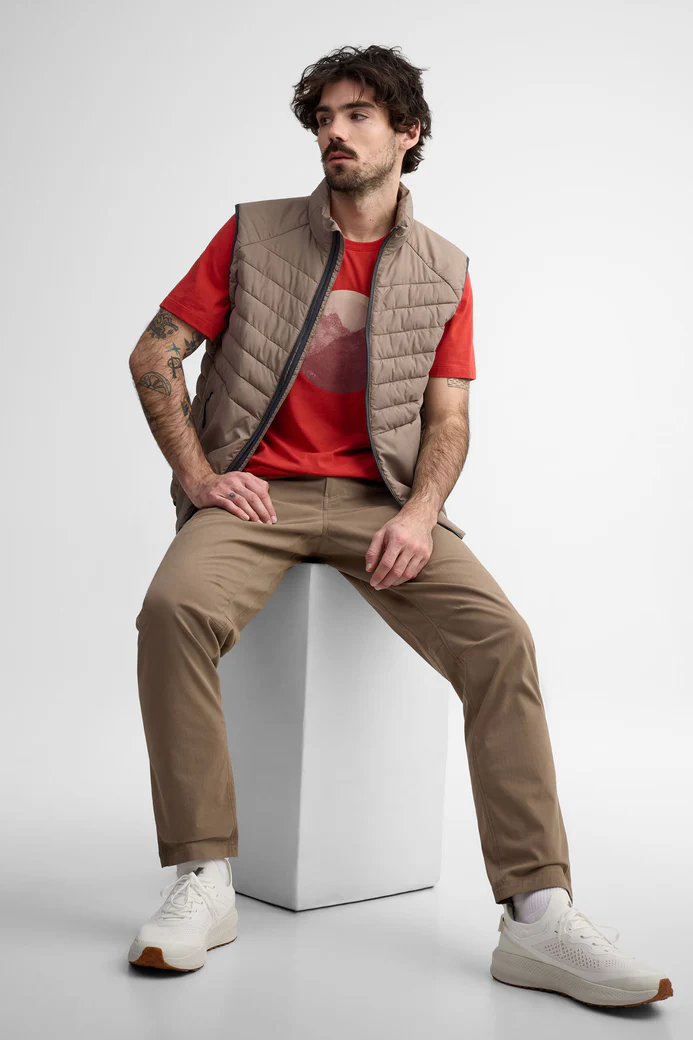 Vest Jacket With T-shirt and Jeans Outfits